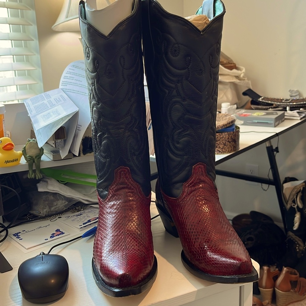 Corral Two-Tone Red and Black Snakeskin Leather Heeled Cowboy Boots